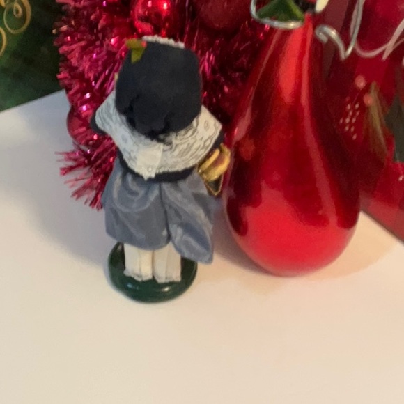 BYERS CHOICE DOLL 2004 CHRISTMAS DOLL NWOT - Picture 3 of 7